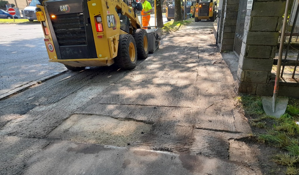 Sicurezza e decoro in città: al via il piano di restyling dei marciapiedi