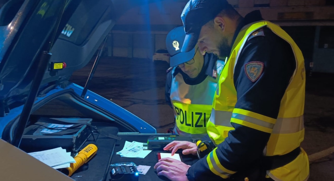 Controlli a tappeto della Stradale: 6 patenti ritirate nell’ultimo weekend