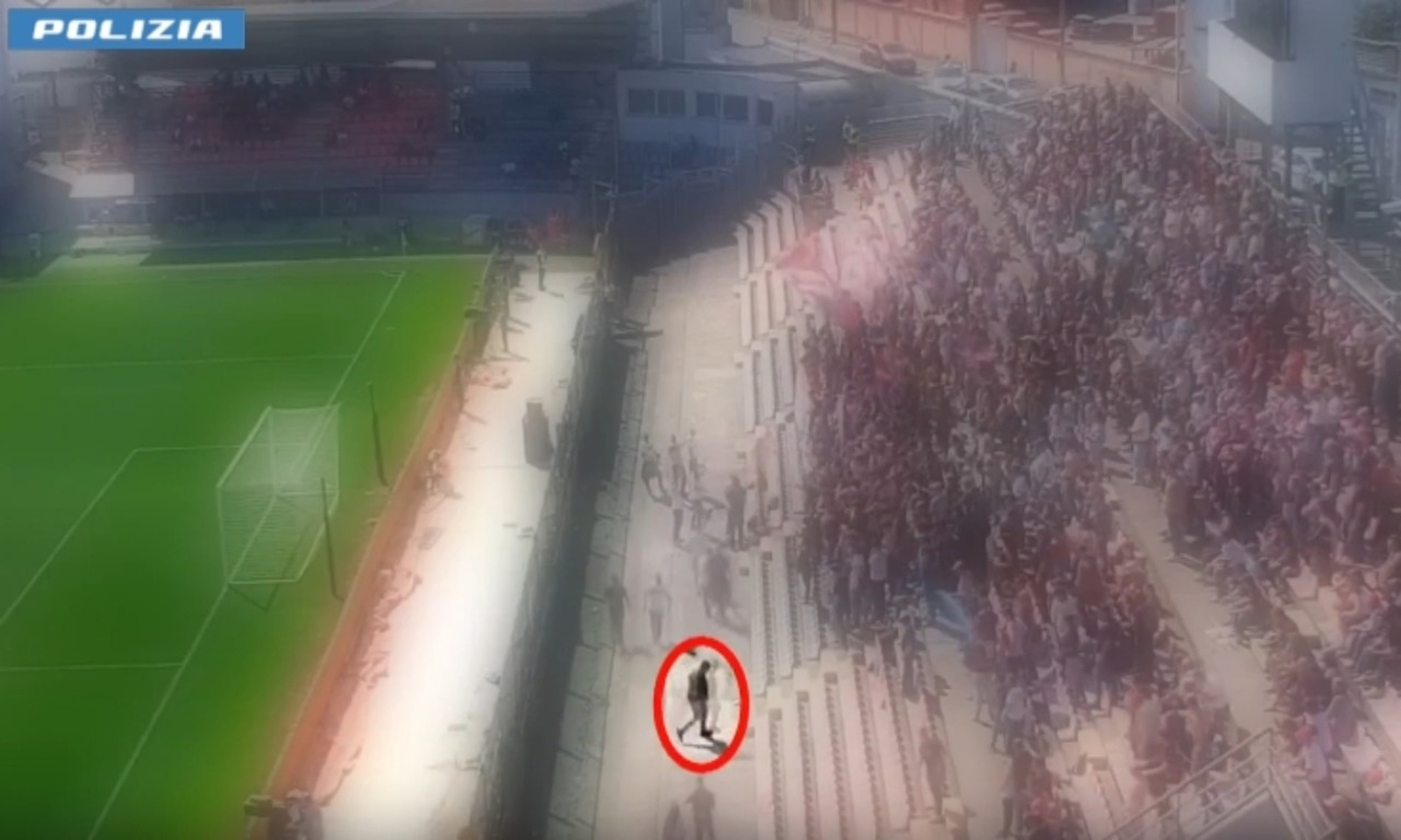 Ultras del Bologna fa esplodere una bomba carta allo Zini: scatta il DASPO