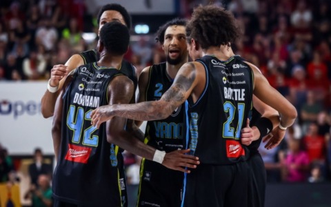 La Vanoli Cremona si ferma a Masnago: Varese vince 84-75 e spegne le speranze playoff