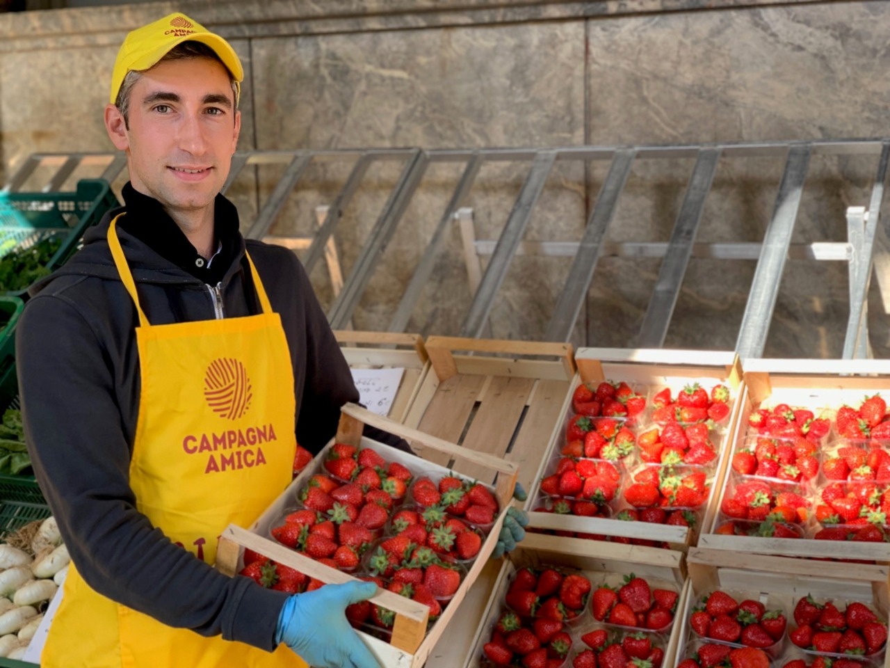 Mercato di Campagna Amica a Crema: una mattinata dedicata ai frutti rossi del territorio