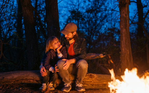 Disconnettersi per riconnettersi: al Parco delle Colonie Padane una serata tra padri e figli