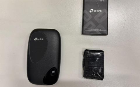 Scoperto alla Motorizzazione con router e power bank: trentaduenne denunciato