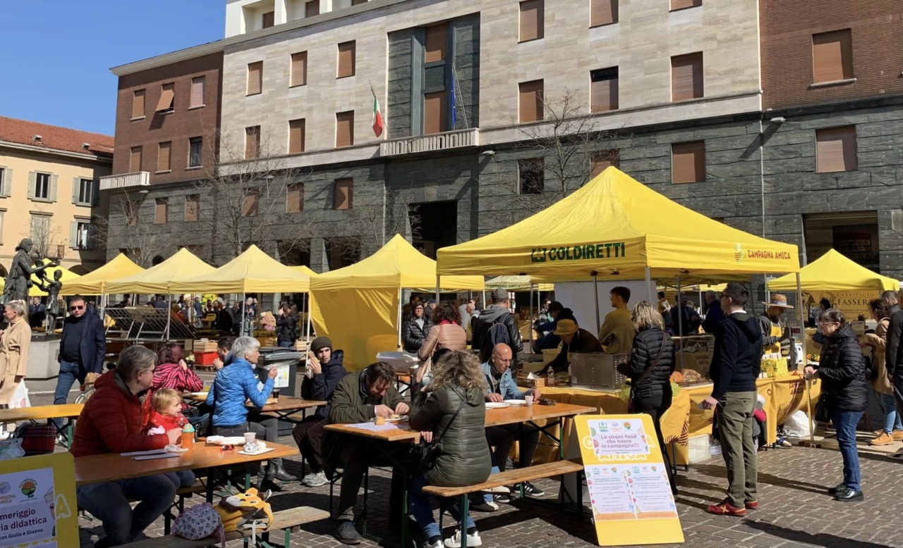 Campagna Amica torna in piazza Stradivari: domenica tra sapori contadini e tennis inclusivo
