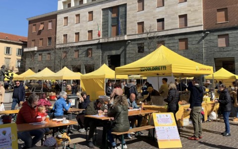 Campagna Amica torna in piazza Stradivari: domenica tra sapori contadini e tennis inclusivo