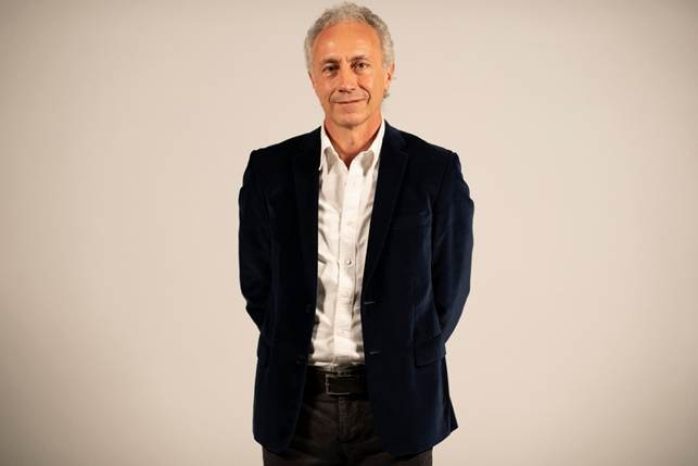 Marco Travaglio al Teatro Ponchielli con Cornuti e contenti: analisi del consenso e dell’informazione