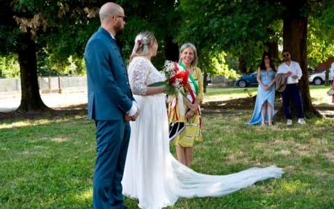 Radici forti per una nuova vita insieme: a Castelverde un matrimonio si fa dono per l’ambiente