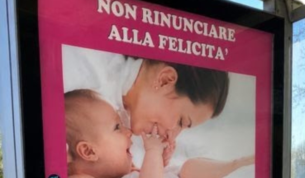 A Cremona è polemica sulla rimozione di un manifesto pro life: “Censura politica”