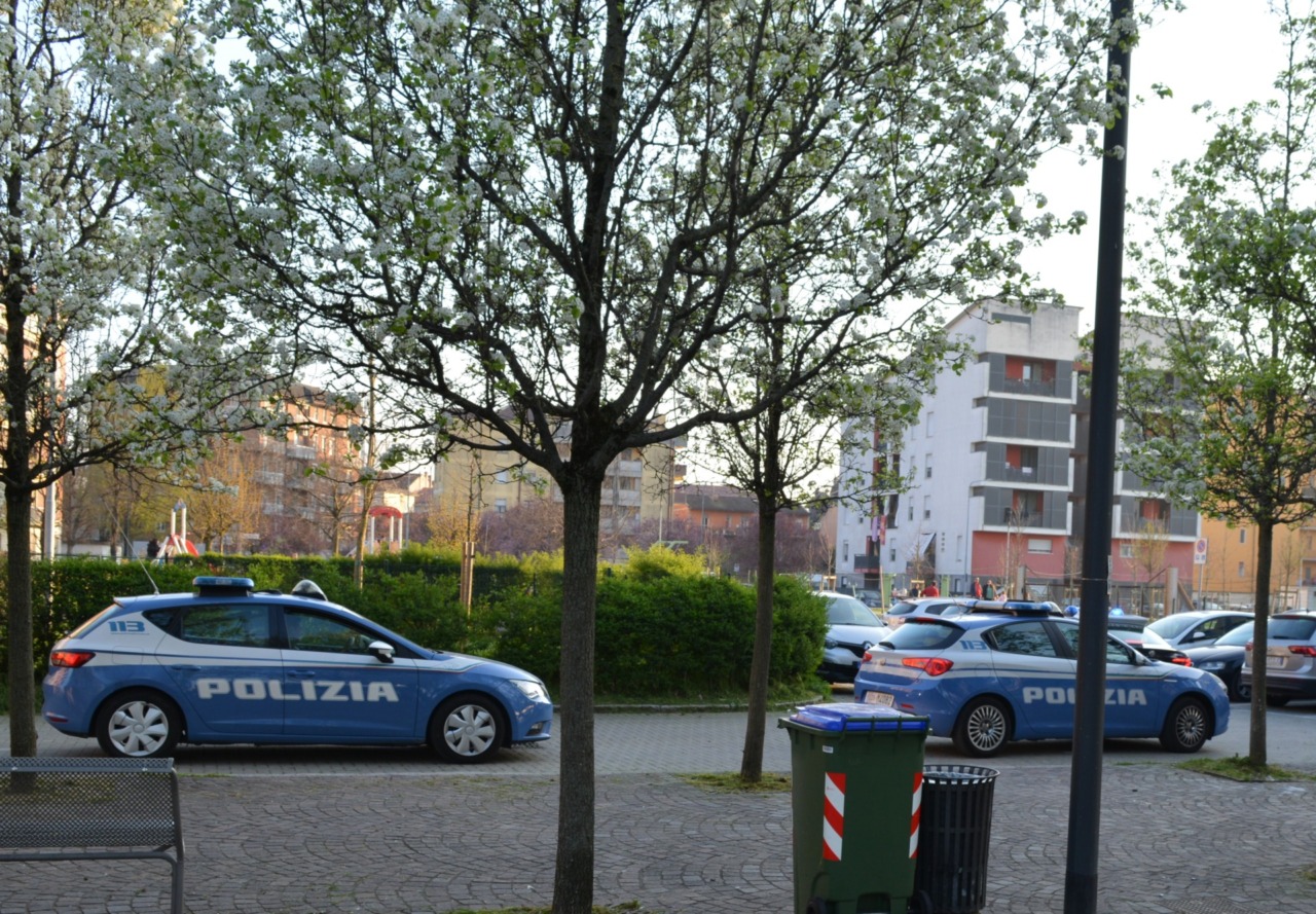 Doppia operazione delle Volanti a Cremona: scattano denunce e un allontanamento