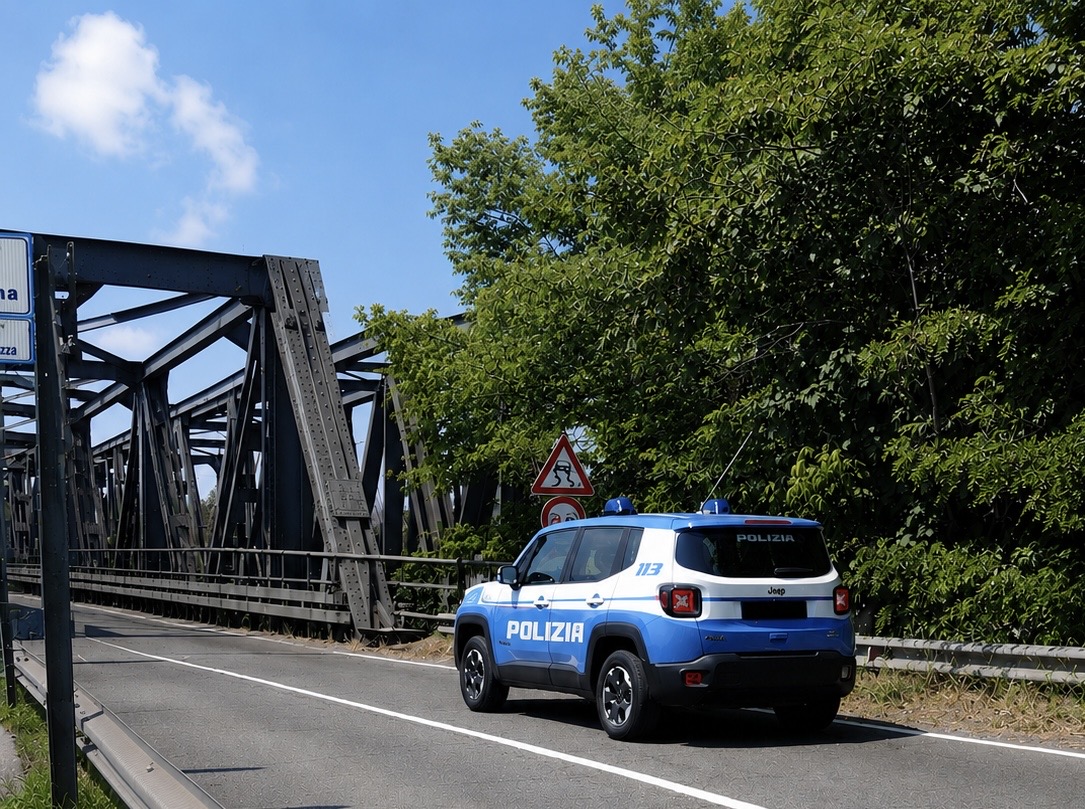 20enne in fuga per 17 km con la Kawasaki: arrestato dopo incidente sul ponte di ferro sul Po