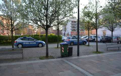 Controlli straordinari della Polizia: 22enne denunciato per furto al Cremona Po e allontanamento per un 30enne