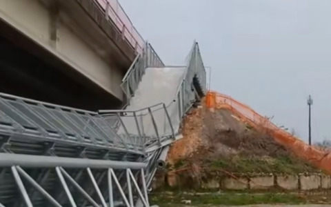 Crotta d’Adda, verso la ricostruzione della passerella ciclopedonale tra Cremona e Lodi crollata cinque volte