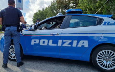 Scatena il caos in un bar vicino alla stazione di Cremona, ubriaco sanzionato e allontanato