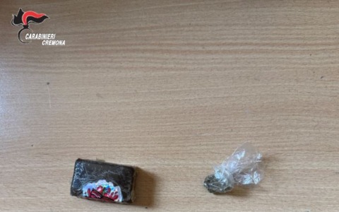Fermato dopo la lite in strada a Cremona: negli slip nascondeva hashish