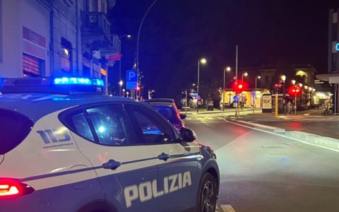 Tenta di strappare una collanina d’oro a un ragazzo: arrestato 29enne a Cremona