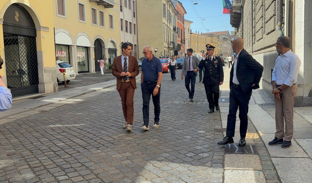 Tromba d’aria a Cremona, la risposta della macchina dei soccorsi. Bertolaso in città: “Evitata la tragedia, ora rafforzare la prevenzione”