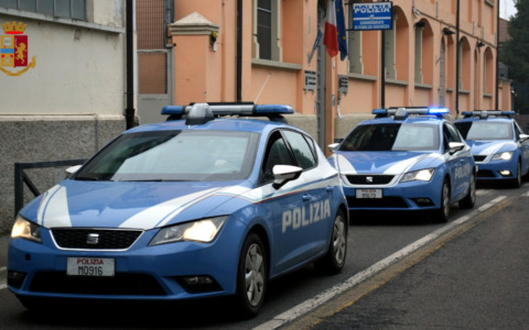 Terrore a Crema: minaccia la sorella e il cognato con un martello, arrestato stalker 69enne