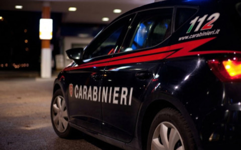 Ai domiciliari per maltrattamenti su ex moglie e figlia di 8 anni: 31enne evade, arrestato a Castelverde