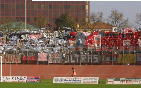 Cremonese, il nuovo inno dei tifosi in dialetto per l’esordio