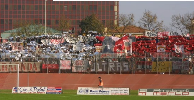 Cremonese, il nuovo inno dei tifosi in dialetto per l’esordio