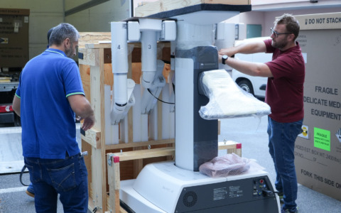 All’Ospedale di Cremona è arrivato il robot chirurgico “Da Vinci”: avviata la formazione dei professionisti