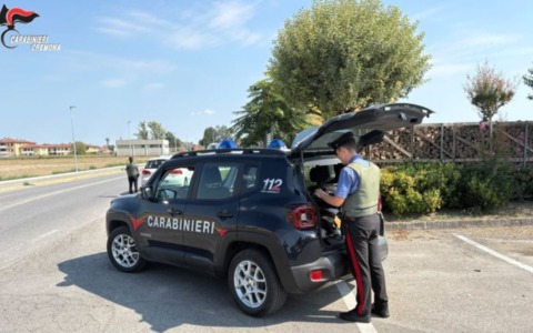 Maxiblitzt dei Carabinieri nel Casalasco: 180 persone controllate, denunce e patenti ritirate