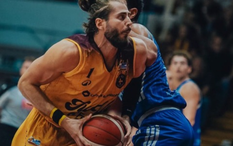 Buona prova per la Juvi Ferraroni, ma al PalaRadi passa Brindisi 59-66