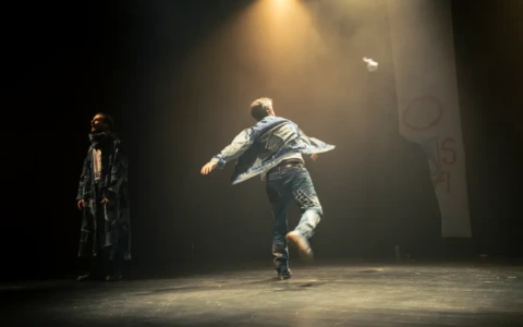 “La società dei ribelli” al Teatro SOMS 1908 per la rassegna Acrobatiche Poetiche