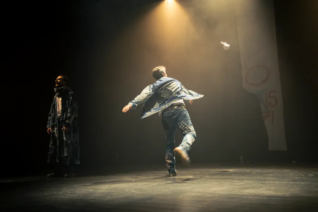 “La società dei ribelli” al Teatro SOMS 1908 per la rassegna Acrobatiche Poetiche