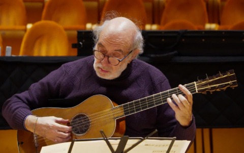 Esibizione all’Auditorium Arvedi con la chitarra Sabionari 1679