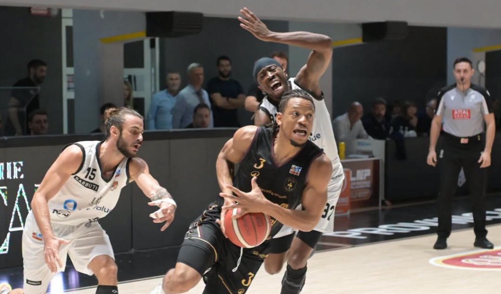 Juvi Ferraroni Cremona, altra beffa nel finale: Caserta rimonta 17 punti e vince 96-89