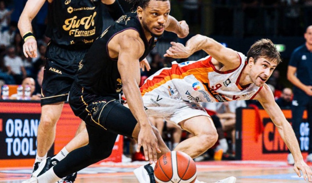 Juvi Ferraroni, sfuma la vittoria nel finale: Pesaro passa 87-84