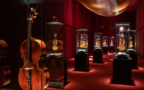Nuova audioguida multilingue al Museo del Violino, debutta “amuseapp” per i percorsi di visita