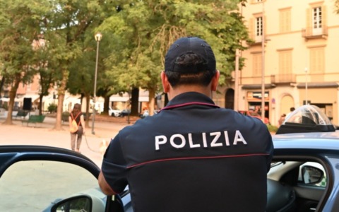 Controlli nelle scuole di Cremona: bloccati due minorenni con passamontagna neri
