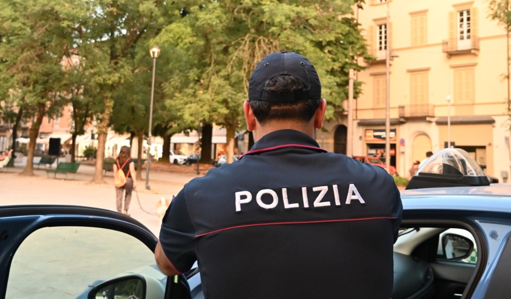 Controlli nelle scuole di Cremona: bloccati due minorenni con passamontagna neri