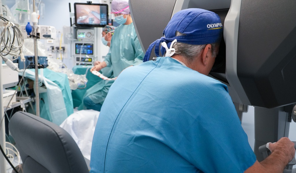 Rivoluzione all’Ospedale di Cremona: debutta la chirurgia robotica con il sistema “Da Vinci”